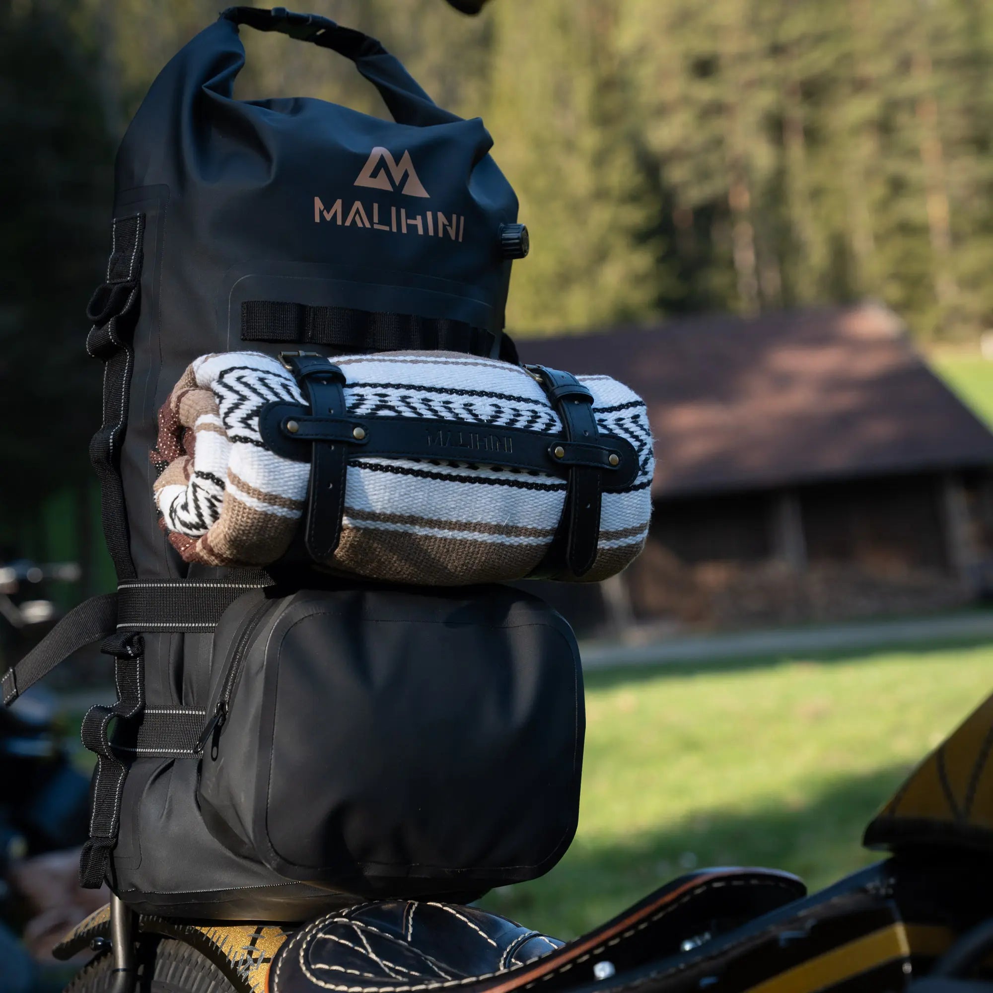 MALIBAG Sissybar Tasche am Motorrad befestigt